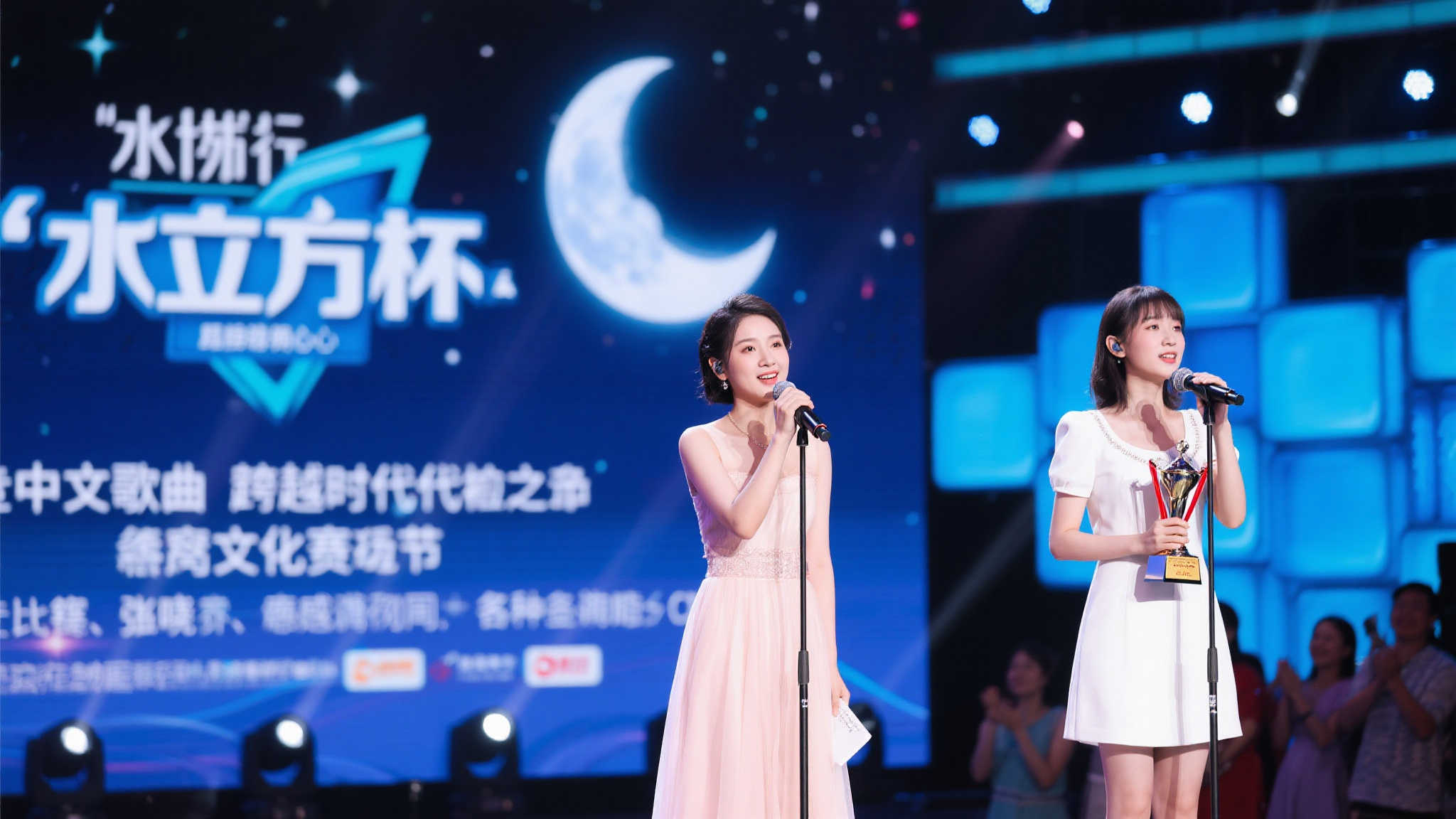 各队工人采 各队工人采